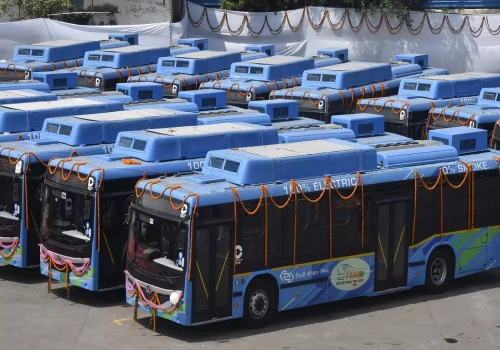 Delhi LG Launches 320 Electric Buses, Says They Will Help Reduce Pollution